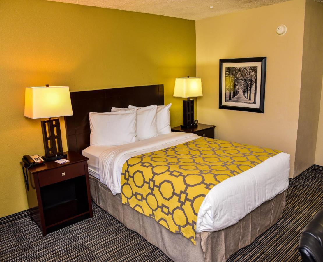 Hotel Baymont By Wyndham Columbus Ga Esterno foto
