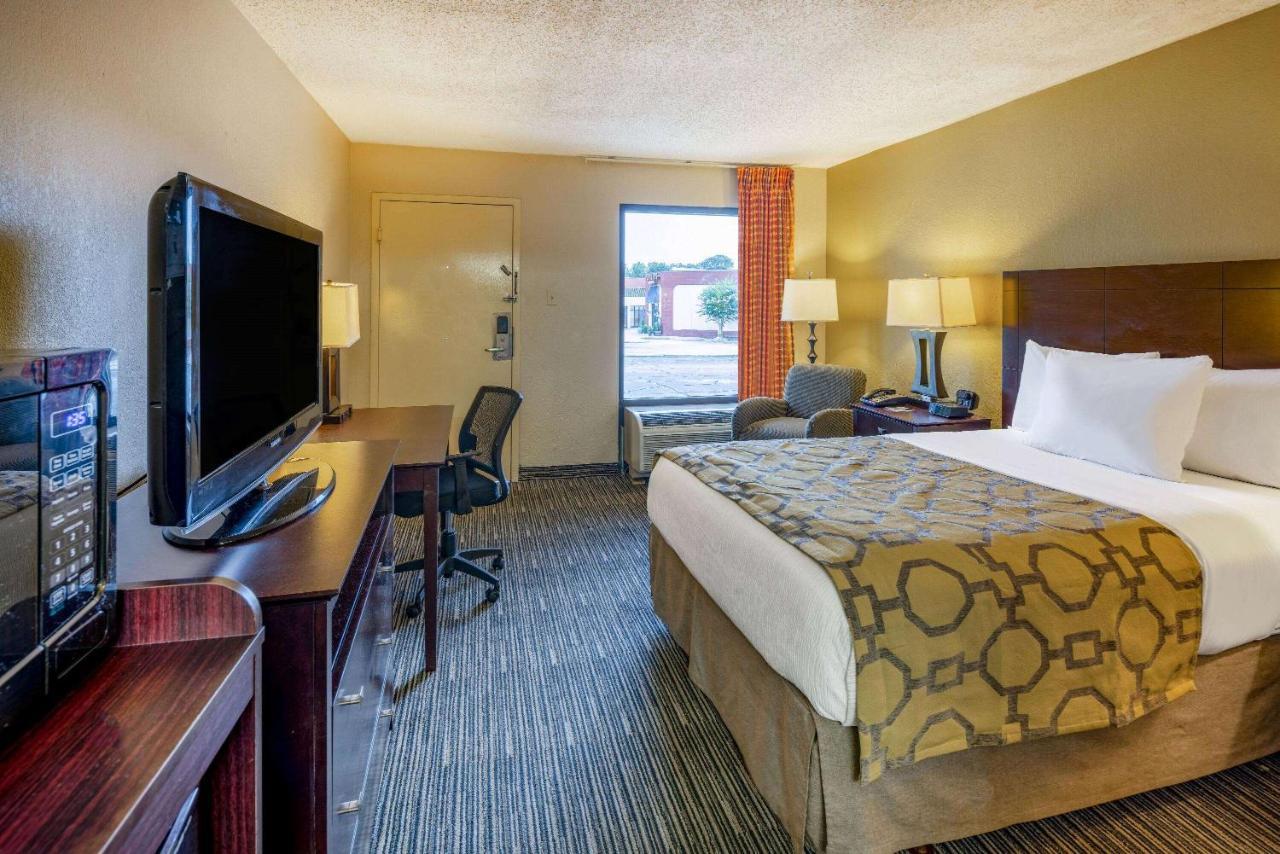 Hotel Baymont By Wyndham Columbus Ga Esterno foto