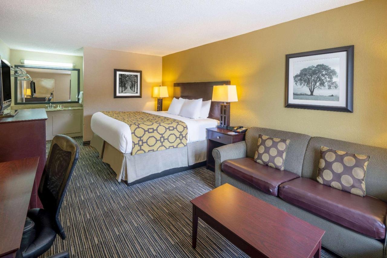 Hotel Baymont By Wyndham Columbus Ga Esterno foto